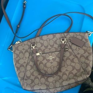 Brand new coach purse never used